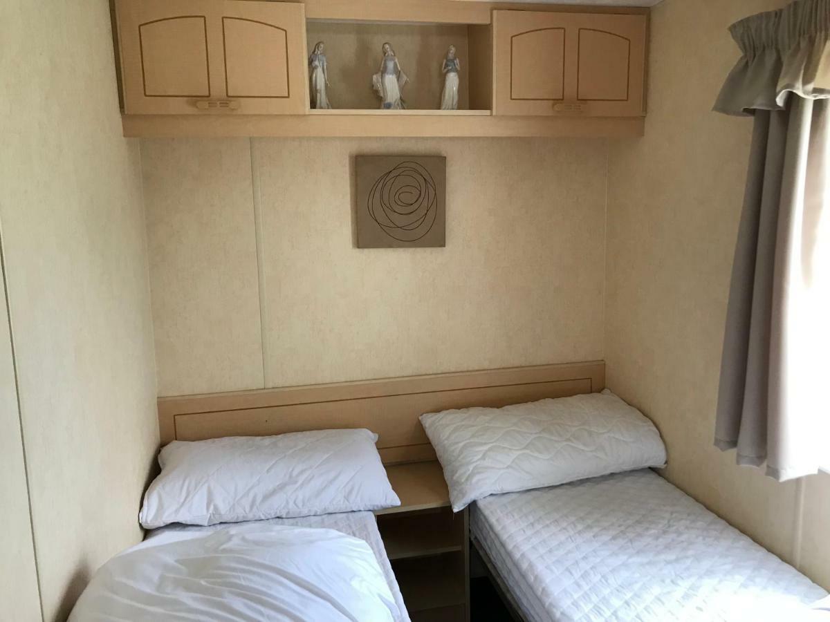 Вилла 8 Berth Sunnymede Инголдмелс Экстерьер фото